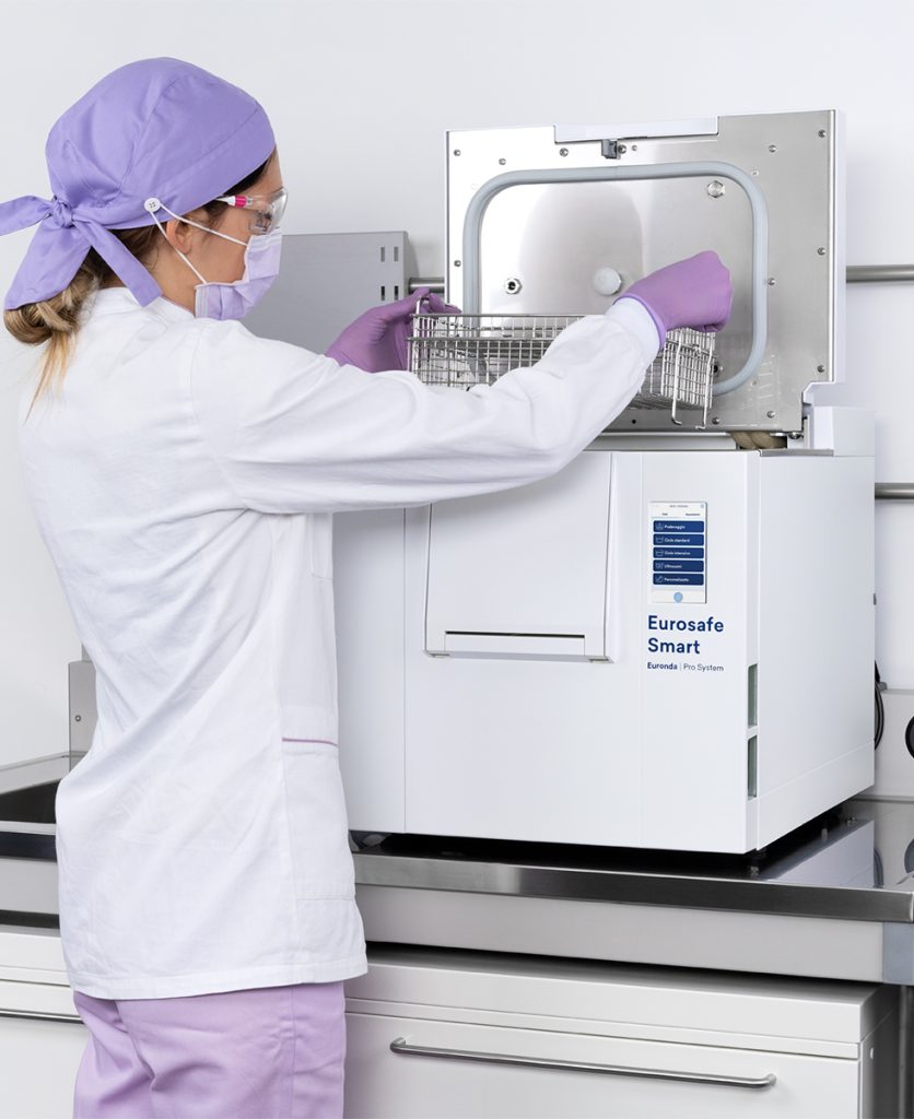 Euronda_processo_pulizia_disinfezione-chimica-2_2048x2048-836x1024 Vasca multifunzione Eurosafe Smart Euronda - immagine 1